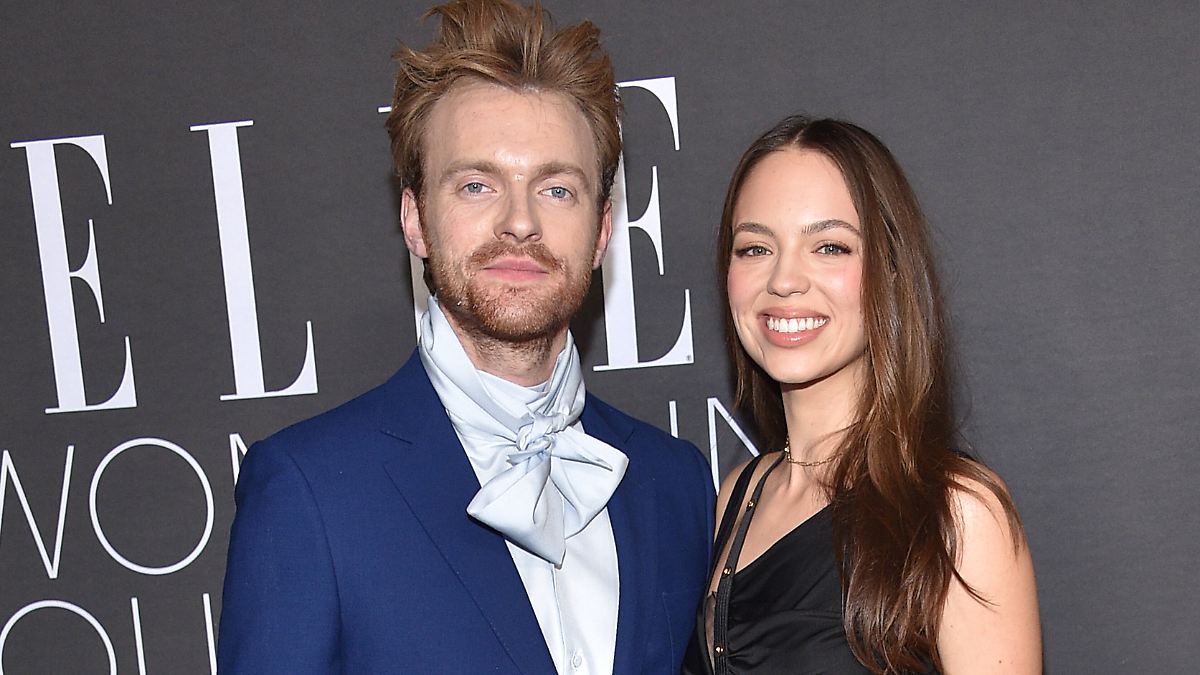Details zu den Hochzeitslooks: Claudia Sulewski und Finneas sind ...