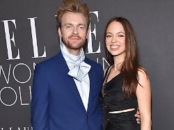 Details zu den Hochzeitslooks: Claudia Sulewski und Finneas sind verheiratet