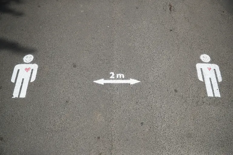 2020-05-04T000000Z-2003423886-RC2NHG9PAZKK-RTRMADP-3-HEALTH-CORONAVIRUS-BRITAIN