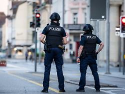 Polizei geht von Einzeltäter aus: Schüsse bei Rave: Mutmaßlicher Schütze in der Schweiz gefasst