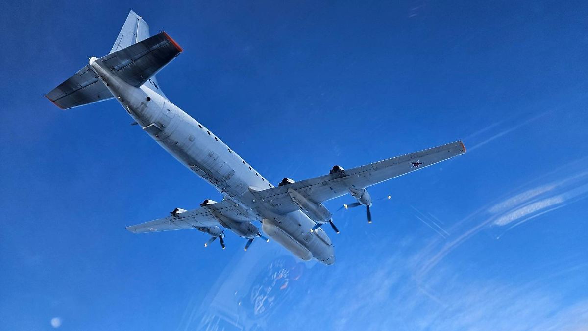 Incident Over the Baltic Sea: Polish Air Force Intercepts Russian Spy ...