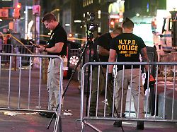 "Anlasslose Messerattacke": Frau sticht auf Passanten am New Yorker Times Square ein