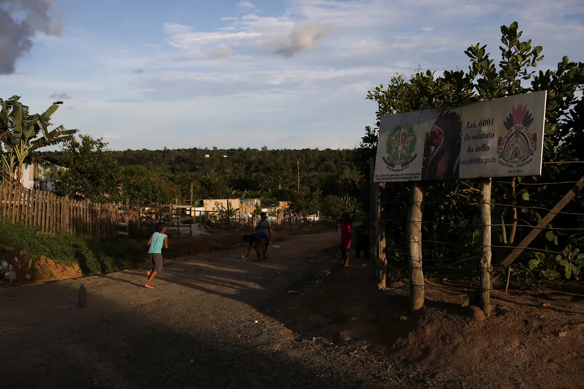 2020-05-07T000000Z-893743102-RC2RJG9OFLDL-RTRMADP-3-HEALTH-CORONAVIRUS-BRAZIL-INDIGENOUSNURSE