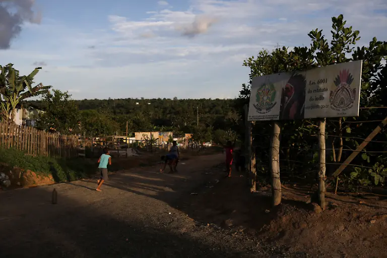 2020-05-07T000000Z-893743102-RC2RJG9OFLDL-RTRMADP-3-HEALTH-CORONAVIRUS-BRAZIL-INDIGENOUSNURSE