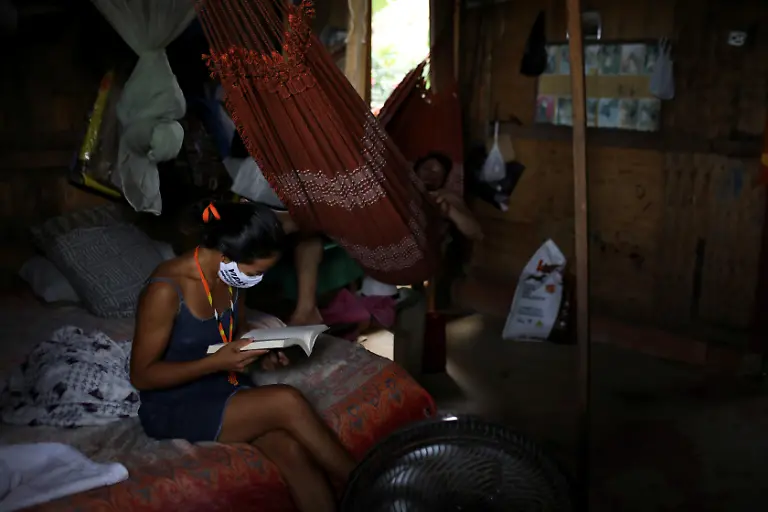 2020-05-07T000000Z-2142823553-RC2RJG96JXP8-RTRMADP-3-HEALTH-CORONAVIRUS-BRAZIL-INDIGENOUSNURSE