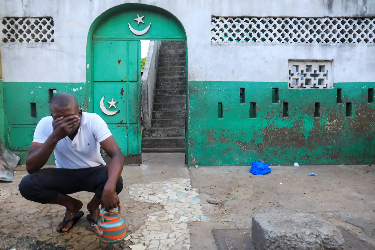 2020-05-07T000000Z-926866791-RC2XJG98HQ8K-RTRMADP-3-HEALTH-CORONAVIRUS-RAMADAN-IVORYCOAST