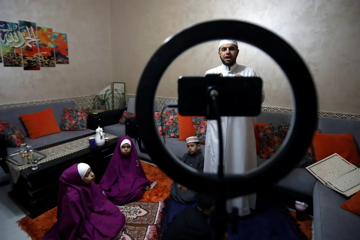 2020-05-12T000456Z-1591767489-RC2LMG9BVNQ9-RTRMADP-3-HEALTH-CORONAVIRUS-RAMADAN-JORDAN