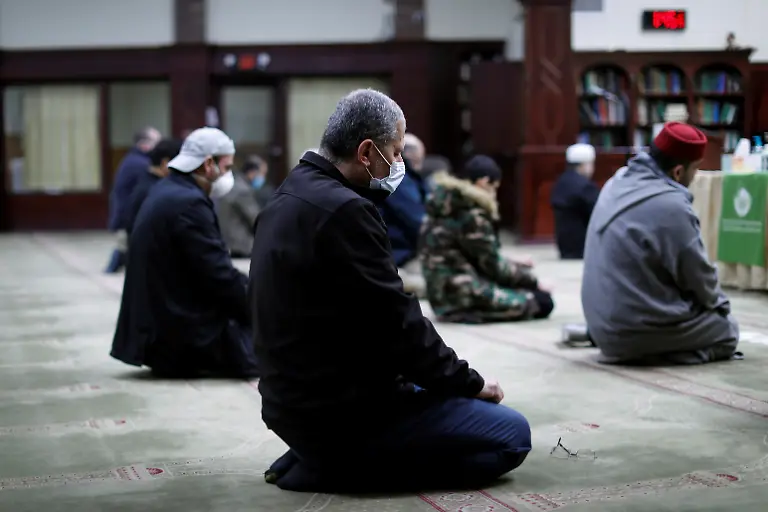 2020-05-08T000000Z-690018088-RC2JKG9S1D6X-RTRMADP-3-HEALTH-CORONAVIRUS-RELIGION