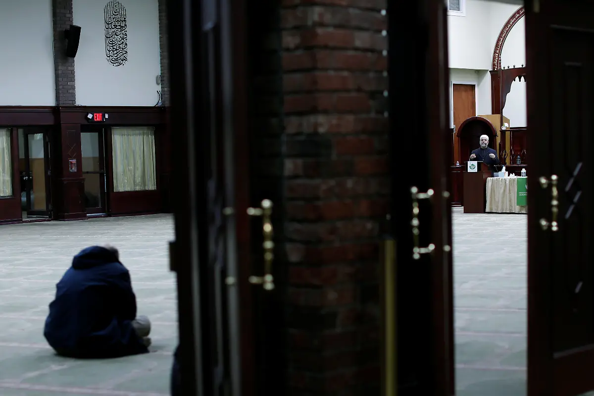 2020-05-08T000000Z-1252883010-RC2JKG9VHFC9-RTRMADP-3-HEALTH-CORONAVIRUS-RELIGION