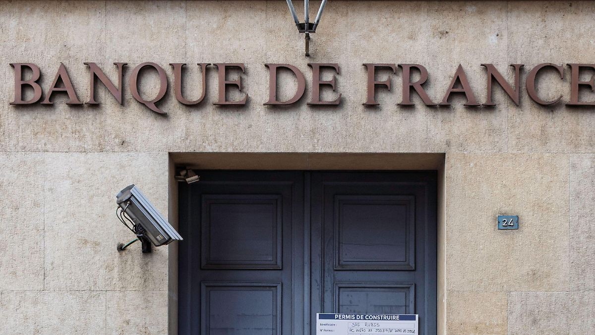 Ingenious trick or road to ruin: What happens if the French central bank ...