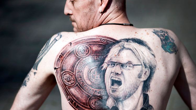BVB-Fan Martin Hüschen dürfte ebenso glücklich über den Titel sein wie Meistertrainer Jürgen Klopp.