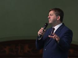 "Wenn Leute öfter hier wären": Stolzer Schulze wehrt sich gegen "Mecker-Ossi"-Image