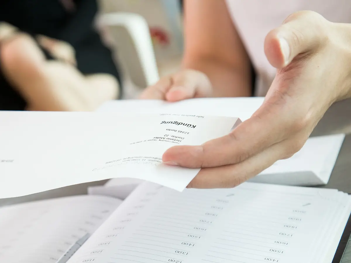 Frage aus dem Arbeitsrecht : Kündigung in Probezeit: Muss der Betriebsrat mit einbezogen werden?