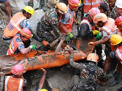 In Tunnel gefangen: Verschüttete in Nepal nach mehr als einer Woche gerettet