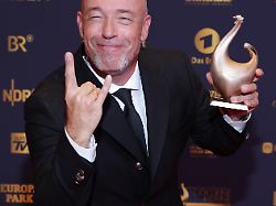 Publikumspreis nach Comeback: Goldene Henne wird Triumphzug für den Grafen
