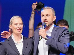 Pressestimmen zu AfD-Triumph: "Weitere Triumphe der AfD könnte der Kanzler nicht überstehen"