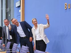 RTL/ntv Trendbarometer: Schwarz-Rot verharrt im Tal der Tränen, AfD im Bund weiter obenauf