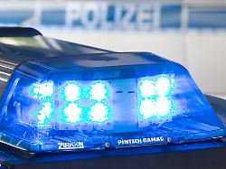 Unbekannter feuerte aus Wohnhaus: Staatsschutz ermittelt nach Schüssen auf Demo in Halle