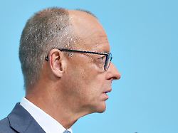 Statements von Berufspolitikern: Mit Worthülsen gegen das Ende der Berliner Republik, wie wir sie kannten