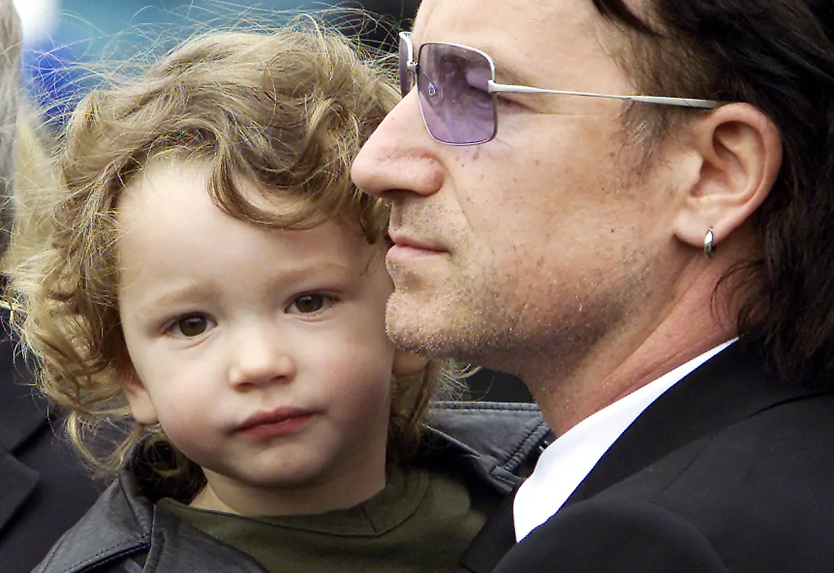 2001-08-24T120000Z-524727910-RP2DRIEHTNAA-RTRMADP-3-BRITAIN-IRELAND