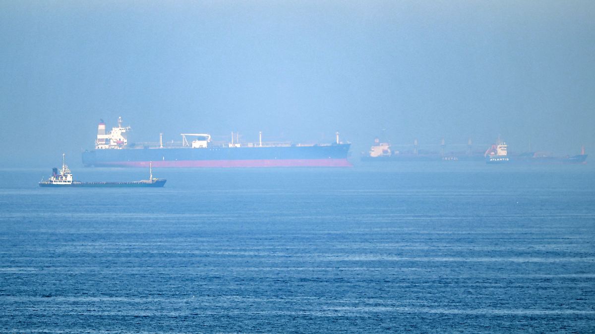 Reaction to previous airstrikes: Iran claims to have attacked 20 US ships