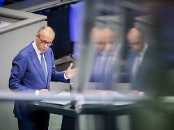 "Antworten schuldig geblieben": Merz will trotz Versäumnissen an Reformen festhalten