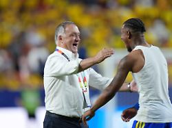 Neuer Vertrag nach WM-Sensation: Curaçaos Nationalheld Advocaat plant den nächsten Coup