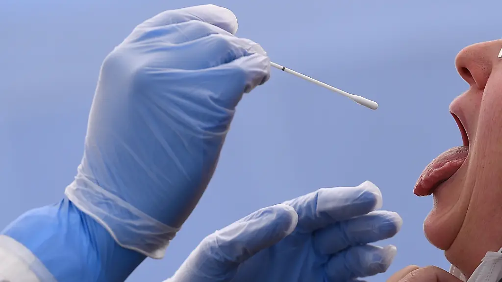 2020-04-15T121630Z-391753158-RC205G9OI1UL-RTRMADP-3-HEALTH-CORONAVIRUS-GERMANY