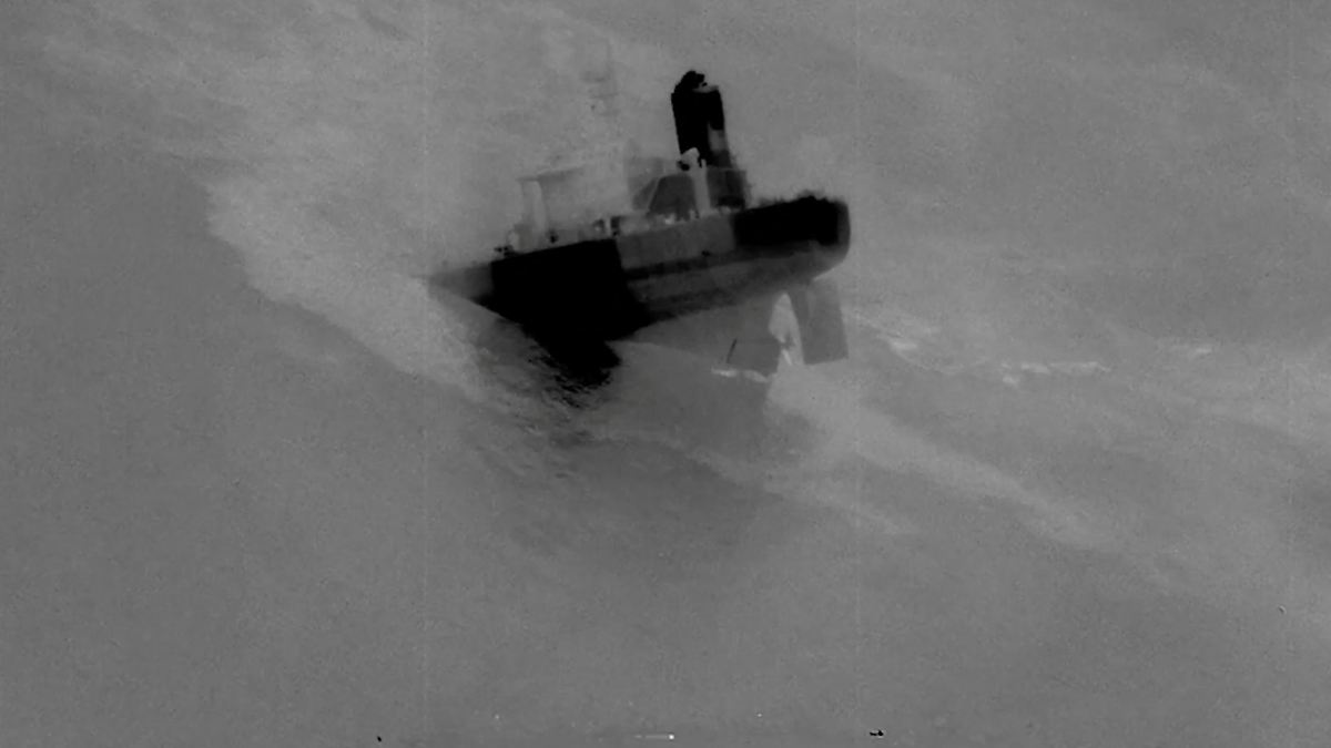 US military sinks tanker: Satellite detects signs of oil spill