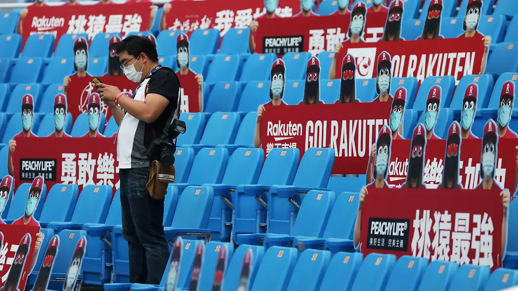 2020-04-11T000000Z-529781888-RC2A2G9VTKS4-RTRMADP-3-HEALTH-CORONAVIRUS-TAIWAN