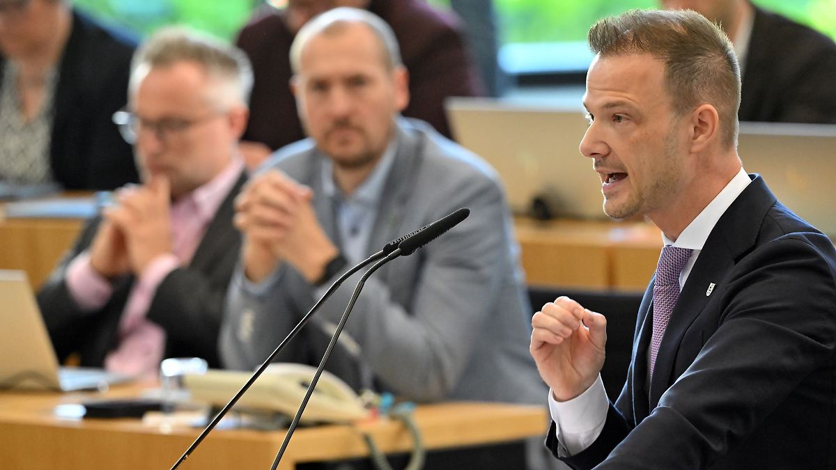 Thüringen"Doppelmoral" - Streit um Pensionen für Minister