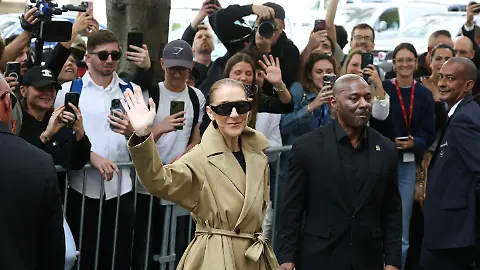 epi_1072992668_DPA BF_7shluh4l5q-v1-ax-ms6144.jpeg_Celine Dion in Paris