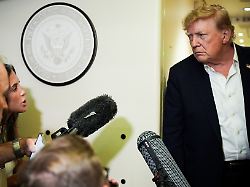  "Kranke Verschwörung" gegen KI: Trump: Einzig nötige Leitplanke für Künstliche Intelligenz bin ich selbst