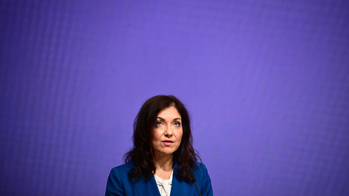 Reiche vollzieht offenbar Kehrtwende - und lässt nun zusätzlich Gas einkaufen Reiche vollzieht offenbar Kehrtwende - und lässt nun zusätzlich Gas einkaufen
