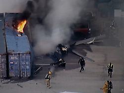 Mindestens drei Menschen sterben: Nachrichten-Hubschrauber stürzt mitten in Los Angeles ab