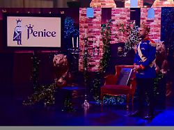 Penice Gr%C3%BCnder%20Markus%20Flagner%20stellt%20seine%20Creme%20gegen%20Penisgeruch%20vor%20 %20Quelle%20RTL
