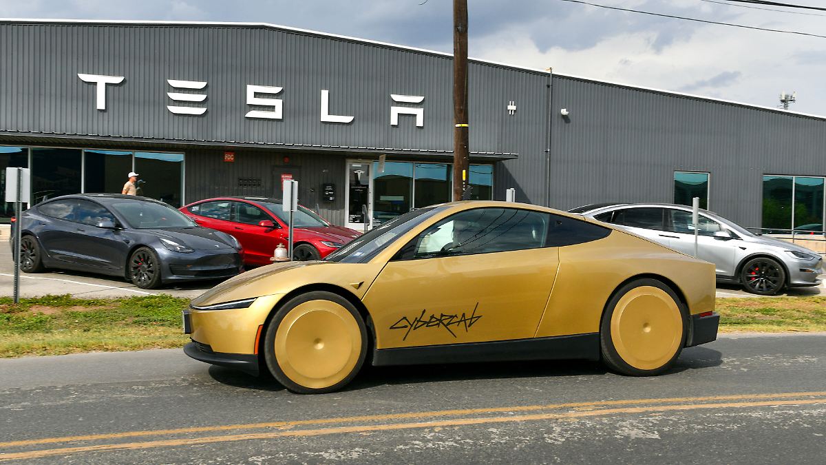Elon Musk ignoriert Regeln: US-Behörde knöpft sich Teslas Robotaxis vor