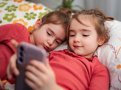 EU-Kommission plant strengere Schutzregeln für Minderjährige in sozialen Medien