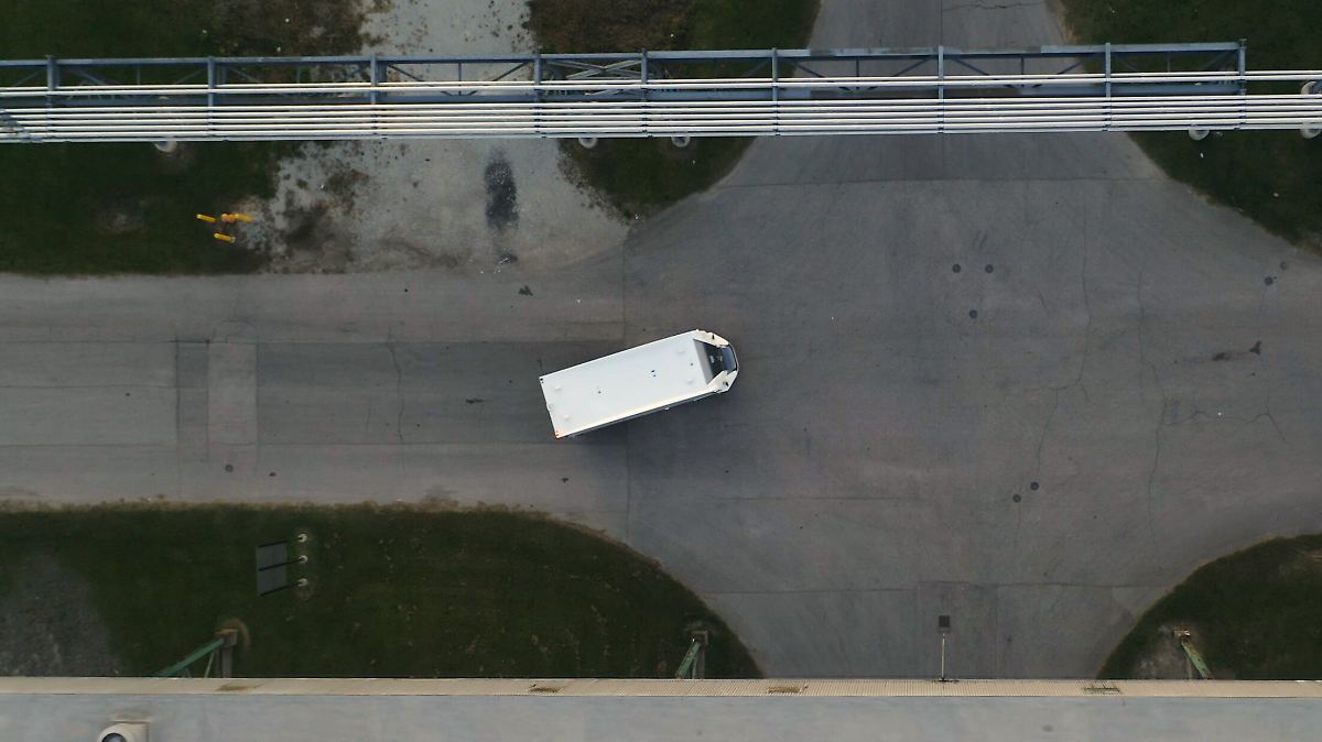 Retailers as Tech Drivers: Why Lidl is Sending an Autonomous Truck onto ...