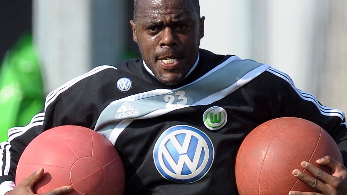 Wer ist wohl sein Trainer? Grafite, VfL Wolfsburg.