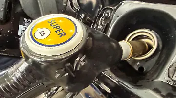 596384870