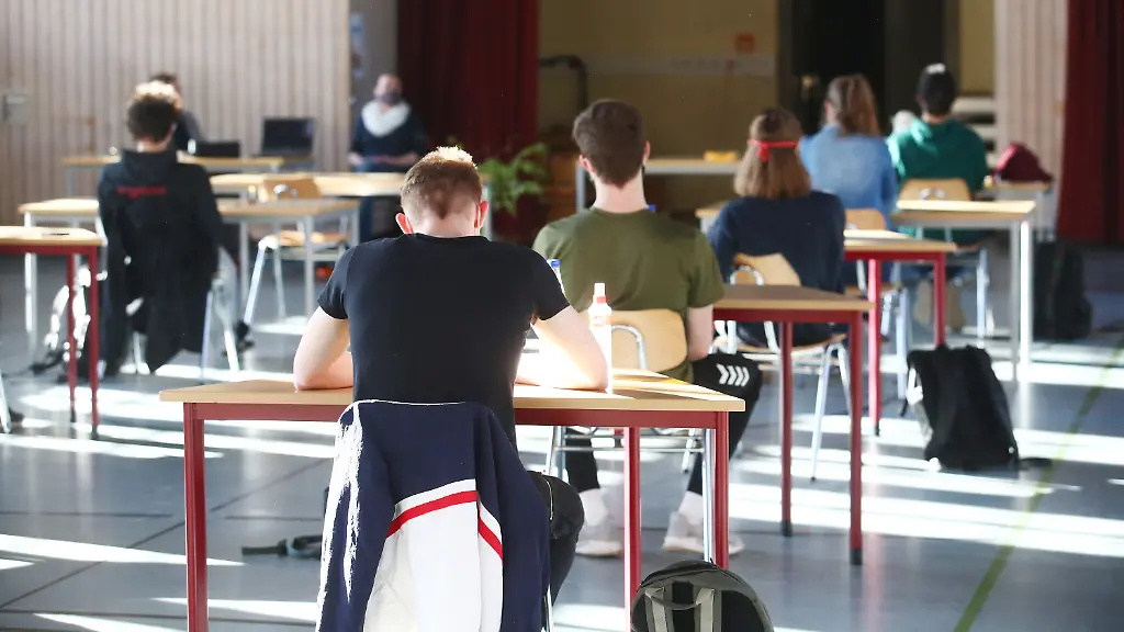 97322a0d9a532b63e5972e0a56f8787f