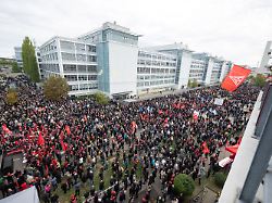Proteste gegen Jobabbau: Mercedes: Werksschließungen, wenn Kosten nicht sinken