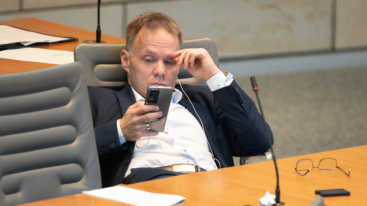 Der Tag: NRW-Abgeordneter Blex soll aus AfD fliegen - n-tv.de