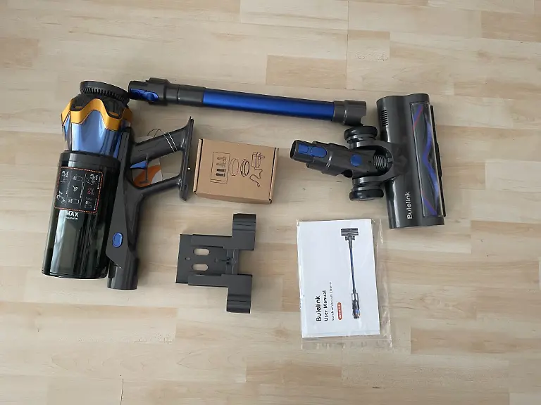 Test Akku-Staubsauger Bulelink wenig Einzelteile.jpg