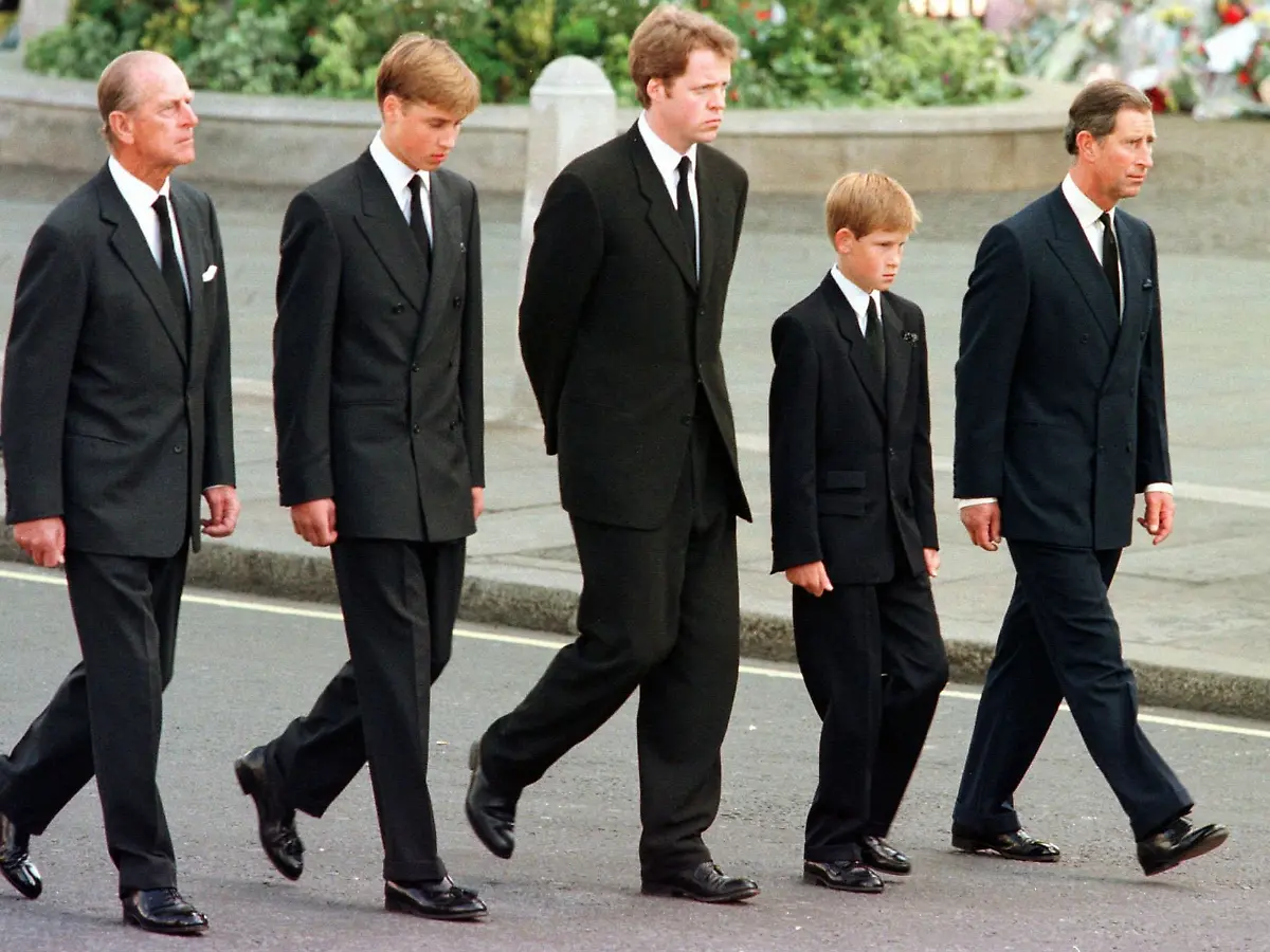 Bruder von Lady Diana erzählt: Charles Spencer spricht über Verhältnis zu William und Harry