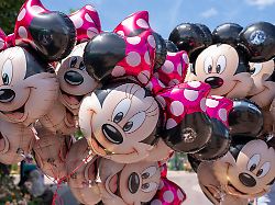 Eltern haften für ihre Kinder: Großfamilie schickte Kinder zum Stehlen ins Disneyland