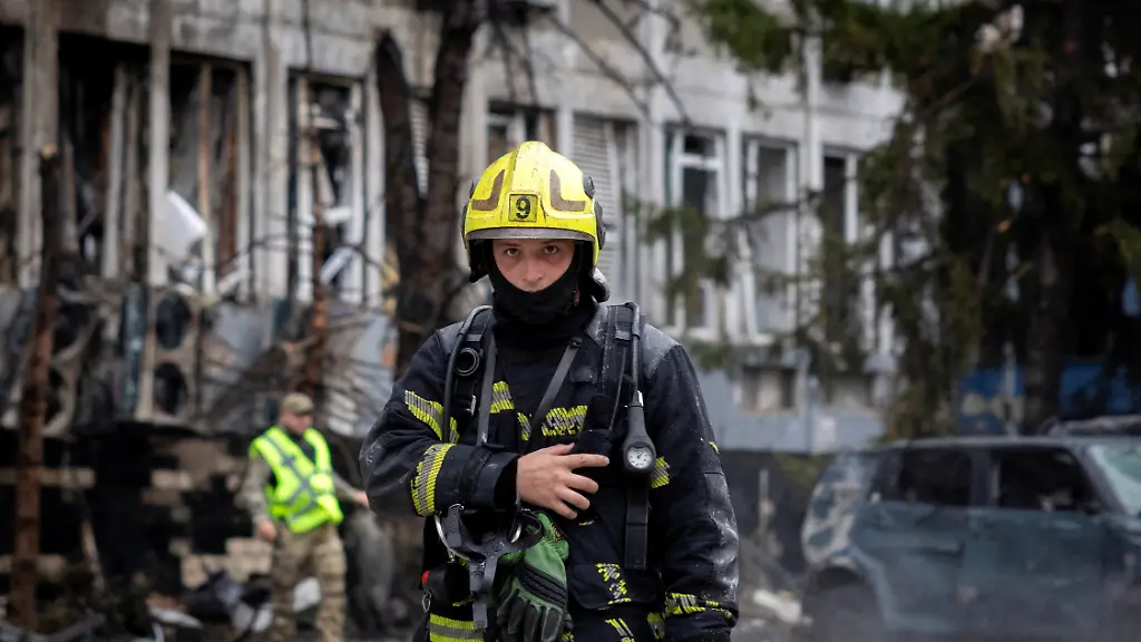 2026-09-23T124232Z_1506494101_RC2ZONA541MB_RTRMADP_3_UKRAINE-CRISIS-ATTACK-KYIV