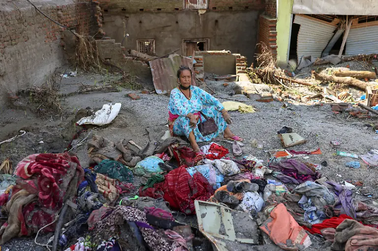 2026-09-18T101353Z_821479110_RC2FFNAS8QRD_RTRMADP_3_NEPAL-FLOODS-SURVIVORS