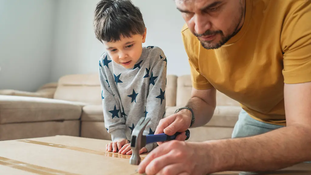Vater und sohn beim Heimerken